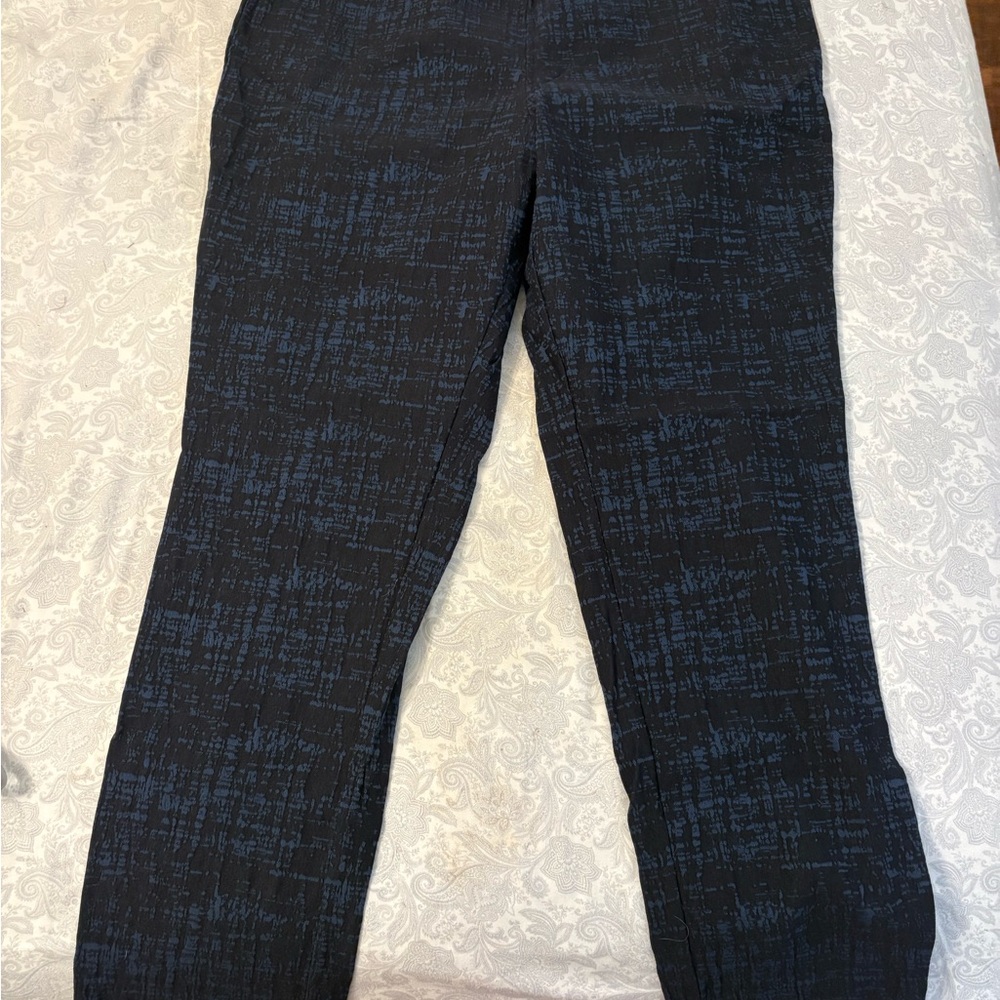 Roz & Ali Black and Blue Textured Pants